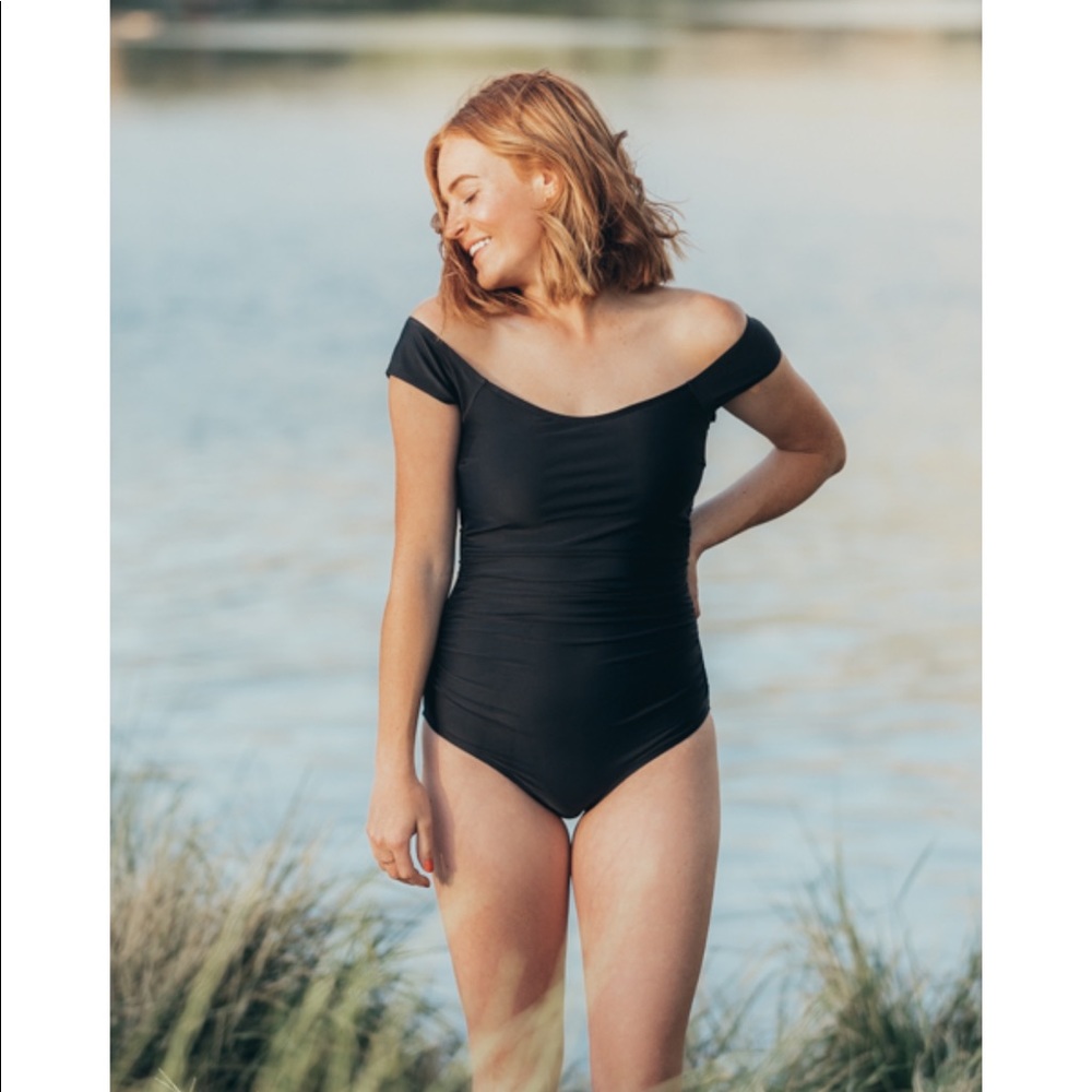 Janela Bay Black one-piece swimsuit - M